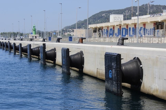 Deniz Güvenliği Rıhtım Konisi Kauçuk Çamurluk Hiper Omega Pianc 2002 Standardı