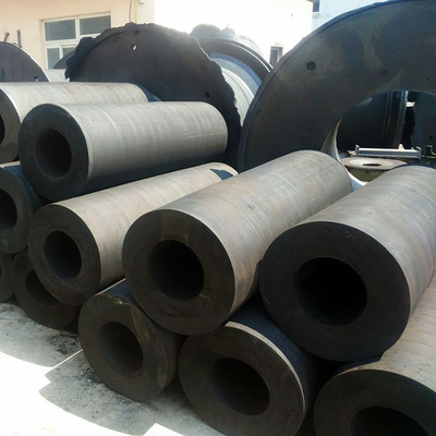 600mm Çarpışma Direnci Silindrik Deniz Fenders Dock Solid For Docking Operations