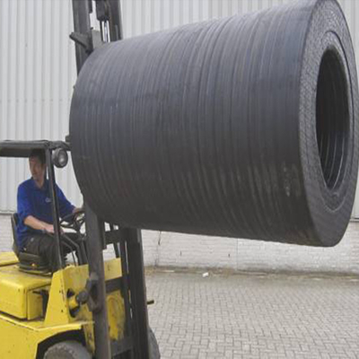 Denizcilik Güvenliği Gemilerin Korunması İçin Doğal OEM Silindrik Kauçuk Fender Dock