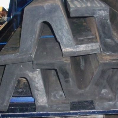 1000 mm Uzunluk V Tipi Fender Üstün Doklama Koruması Ve Geminin Dayanıklılığı