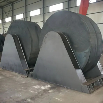 Tekne ve Geminin Korunması İçin Siyah Tekerlekli Fenderler