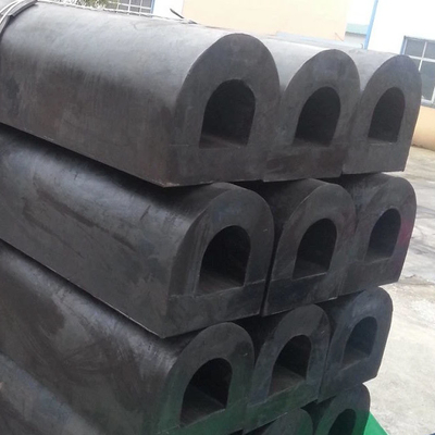 Dock Rubber Fender Yüksek Çarpışma Direnci Kargo Terminalleri için D Tipi Fenderler