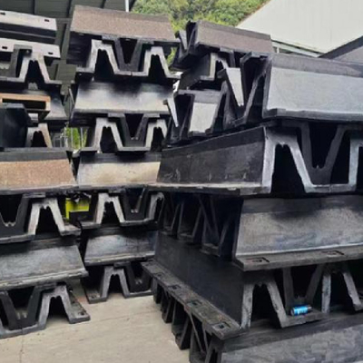 BV Sertifikalı V Tipi Fender Tekneleri Deniz Malzemeleri Kauçuk V Şekilli Fenderler