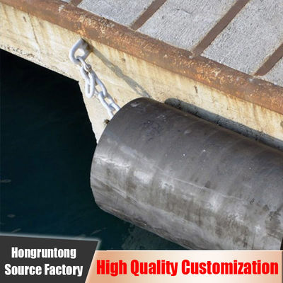 750×1800mm Silindrik Deniz Fenderleri Yüzeyi pürüzsüz Uzun süreli kullanım Şok direnci