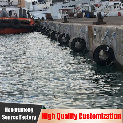 750×1800mm Silindrik Deniz Fenderleri Yüzeyi pürüzsüz Uzun süreli kullanım Şok direnci